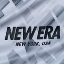 半袖 テック Tシャツ オールオーバー ホワイト レギュラーフィット | パフォーマンスアパレル | NEW ERA ニューエラ公式オンラインストア