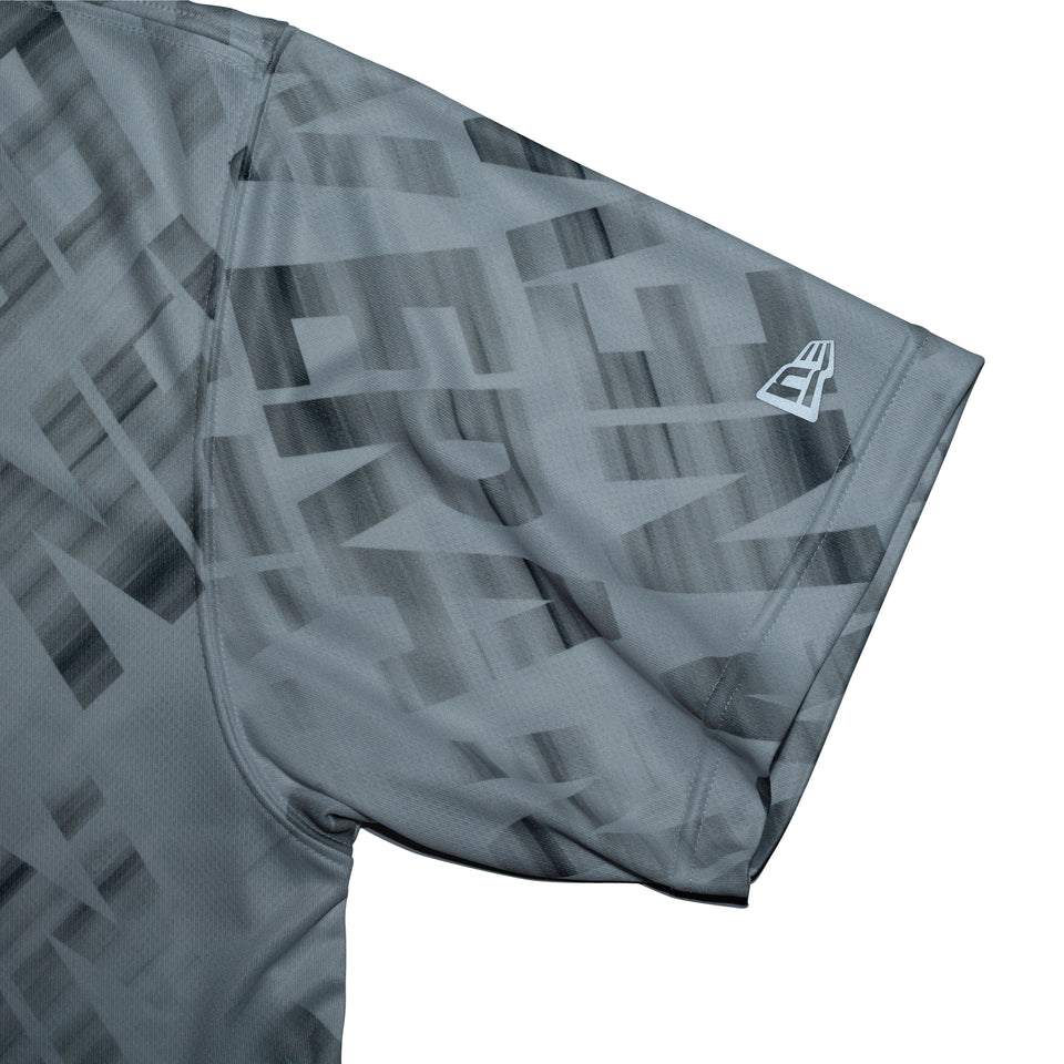 半袖 テック Tシャツ オールオーバー ホワイト レギュラーフィット | パフォーマンスアパレル | NEW ERA ニューエラ公式オンラインストア