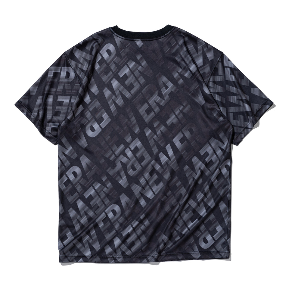 半袖 テック Tシャツ オールオーバー ブラック レギュラーフィット | パフォーマンスアパレル | NEW ERA ニューエラ公式オンラインストア