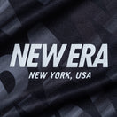 半袖 テック Tシャツ オールオーバー ブラック レギュラーフィット | パフォーマンスアパレル | NEW ERA ニューエラ公式オンラインストア