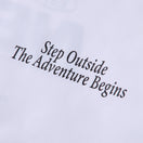 長袖 オーバーサイズド ユーティリティ Tシャツ Step Outside The Adventure Begins ホワイト|アウトドア | NEW ERA ニューエラ公式オンラインストア