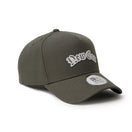 9FORTY A-Frame Old English ダスティチャコール | ゴルフ | NEW ERA ニューエラ公式オンラインストア
