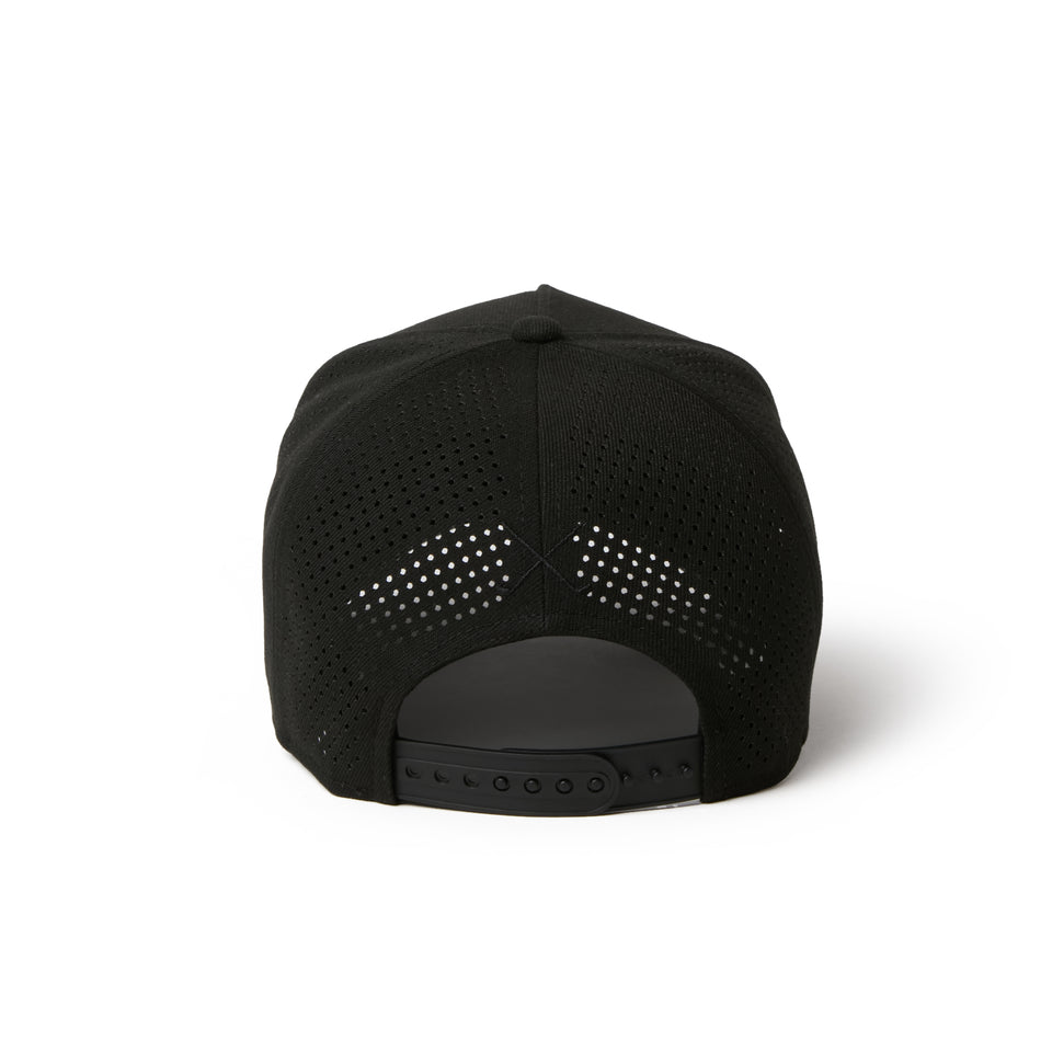 9FORTY A-Frame レーザーパーフォレーティッド ブランドネームロゴ クロームホワイト | ゴルフ | NEW ERA ニューエラ公式オンラインストア