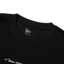 長袖 オーバーサイズド コットン Tシャツ Handwritten Logo ブラック | NEW ERA ニューエラ公式オンラインストア