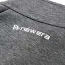 テック スウェット ハーフジップ プルオーバー Emboss Logo ダークグレー|ゴルフ | NEW ERA ニューエラ公式オンラインストア