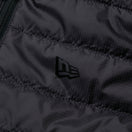 ライト インサレーテッド ベスト Vertical Logo グラファイト|ゴルフ | NEW ERA ニューエラ公式オンラインストア