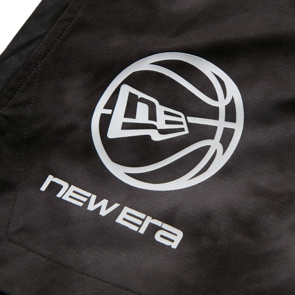 バスケットボール ウーブン ショートパンツ Round Ball Brand Name Logo タイダイ ブラック/ダークグレー｜パフォーマンスアパレル | NEW ERA ニューエラ公式オンラインストア