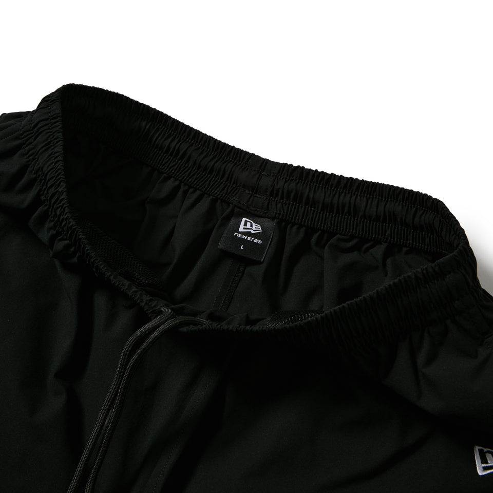バスケットボール ウーブン ショートパンツ Round Ball Brand Name Logo ブラック｜パフォーマンスアパレル | NEW ERA ニューエラ公式オンラインストア