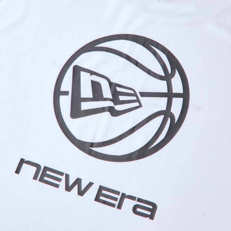 バスケットボール 半袖 テック Tシャツ Round Ball Brand Name Logo ホワイト｜パフォーマンスアパレル | NEW ERA ニューエラ公式オンラインストア