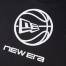バスケットボール 半袖 テック Tシャツ Round Ball Brand Name Logo ブラック｜パフォーマンスアパレル | NEW ERA ニューエラ公式オンラインストア