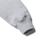 バスケットボール オーバーサイズド テック スウェット プルオーバー フーディ Brand Name Logo グレー｜パフォーマンスアパレル | NEW ERA ニューエラ公式オンラインストア