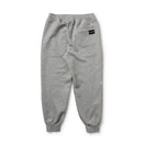 バスケットボール オーバーサイズド テック スウェット パンツ Brand Name Logo グレー｜パフォーマンスアパレル | NEW ERA ニューエラ公式オンラインストア