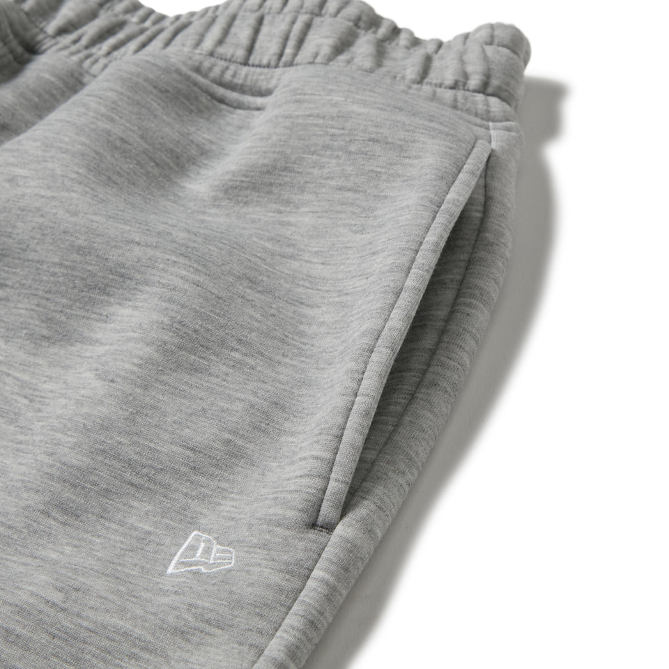 バスケットボール オーバーサイズド テック スウェット パンツ Brand Name Logo グレー｜パフォーマンスアパレル | NEW ERA ニューエラ公式オンラインストア
