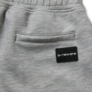 バスケットボール オーバーサイズド テック スウェット パンツ Brand Name Logo グレー｜パフォーマンスアパレル | NEW ERA ニューエラ公式オンラインストア