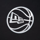 バスケットボール 長袖 オーバーサイズド テック Tシャツ Round Ball Logo ブラック｜パフォーマンスアパレル | NEW ERA ニューエラ公式オンラインストア