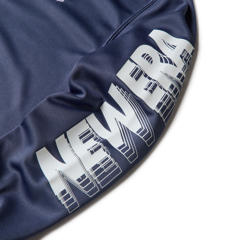 キッズ Youth 長袖 テック Tシャツ Sleeve Logo スレート｜パフォーマンスアパレル | NEW ERA ニューエラ公式オンラインストア