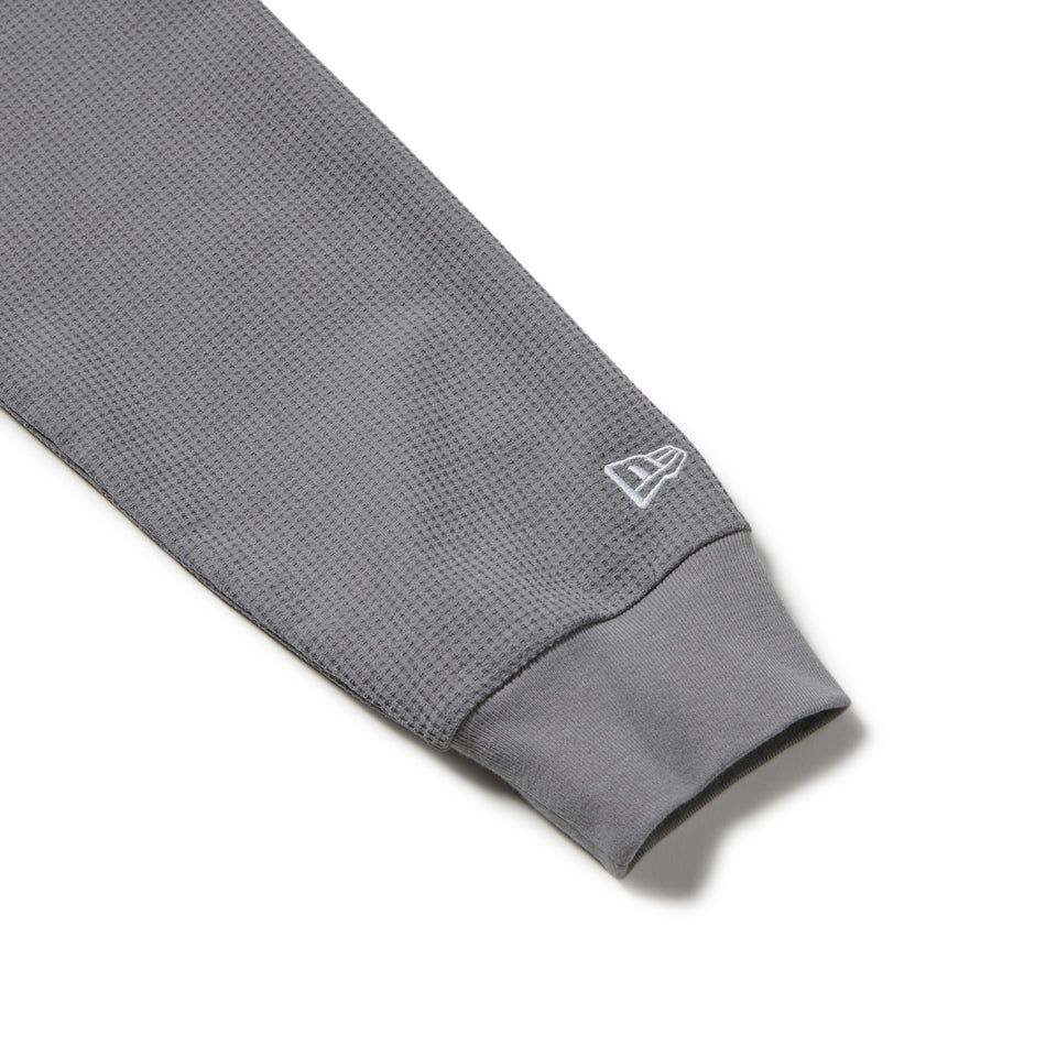 長袖 テック ワッフル Tシャツ College Logo グレー｜パフォーマンスアパレル | NEW ERA ニューエラ公式オンラインストア