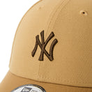9FORTY Midsize Logo ニューヨーク・ヤンキース ブロンズ/ウィート | NEW ERA ニューエラ公式オンラインストア