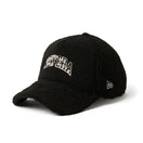 9FORTY A-Frame Boa Fleece カレッジロゴ ブラック | NEW ERA ニューエラ公式オンラインストア