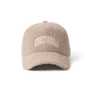 9FORTY A-Frame Boa Fleece カレッジロゴ ベージュ | NEW ERA ニューエラ公式オンラインストア