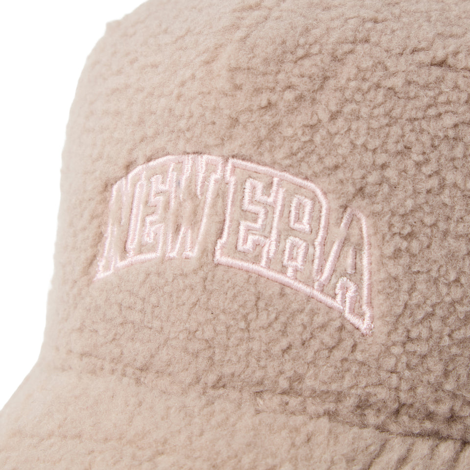 9FORTY A-Frame Boa Fleece カレッジロゴ ベージュ | NEW ERA ニューエラ公式オンラインストア