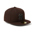 59FIFTY MLB Metallic Pewter ニューヨーク・ヤンキース バーントウッド | NEW ERA ニューエラ公式オンラインストア