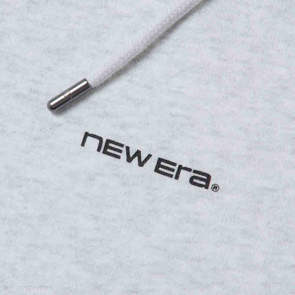 スウェット プルオーバー フーディ Illustrators Collection こまやま明 アッシュグレー | NEW ERA ニューエラ公式オンラインストア