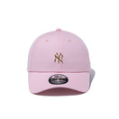 9FORTY Mini Metal Logoニューヨーク・ヤンキース ピンク | NEW ERA ニューエラ公式オンラインストア