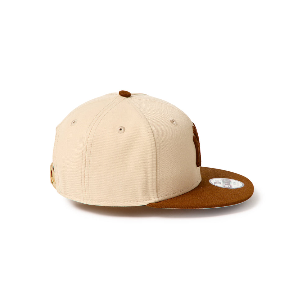 キッズ Youth 9FIFTY Powered by GORO（MIN-NANO） ニューヨーク・ヤンキース オーツミルク/ティラミス | NEW ERA ニューエラ公式オンラインストア