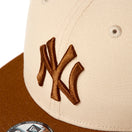キッズ Youth 9FIFTY Powered by GORO（MIN-NANO） ニューヨーク・ヤンキース オーツミルク/ティラミス | NEW ERA ニューエラ公式オンラインストア