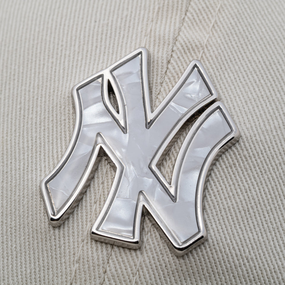9FORTY アンストラクチャード Seashell Motif Logo シーシェルモチーフロゴ ニューヨーク・ヤンキース アイボリー | NEW ERA ニューエラ公式オンラインストア