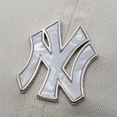 9FORTY アンストラクチャード Seashell Motif Logo シーシェルモチーフロゴ ニューヨーク・ヤンキース アイボリー | NEW ERA ニューエラ公式オンラインストア