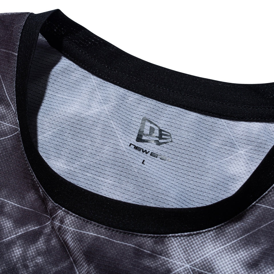 長袖 テックTシャツ サイドロゴ パターン | パフォーマンスアパレル ランニング | NEW ERA ニューエラ公式オンラインストア