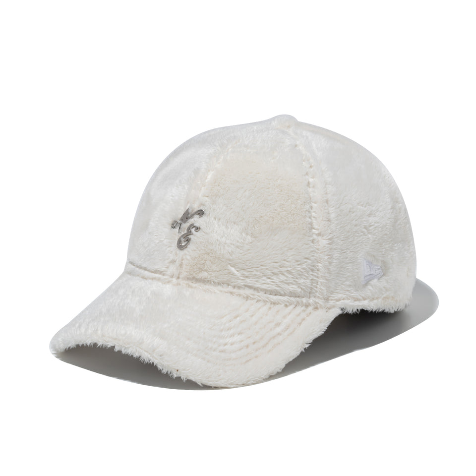 9FORTY Micro Fur Mini Metal Logo クラシックロゴ シルバー アイボリー | NEW ERA ニューエラ公式オンラインストア