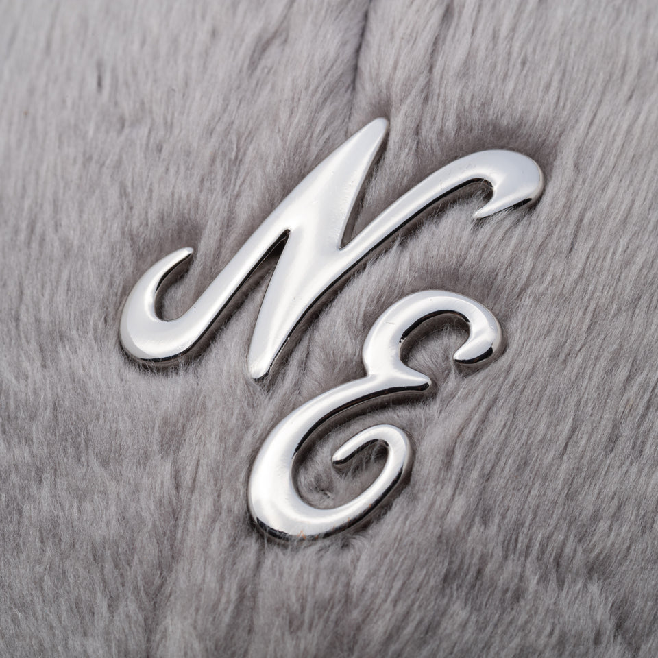 9FORTY Micro Fur Mini Metal Logo クラシックロゴ シルバー グレー | NEW ERA ニューエラ公式オンラインストア
