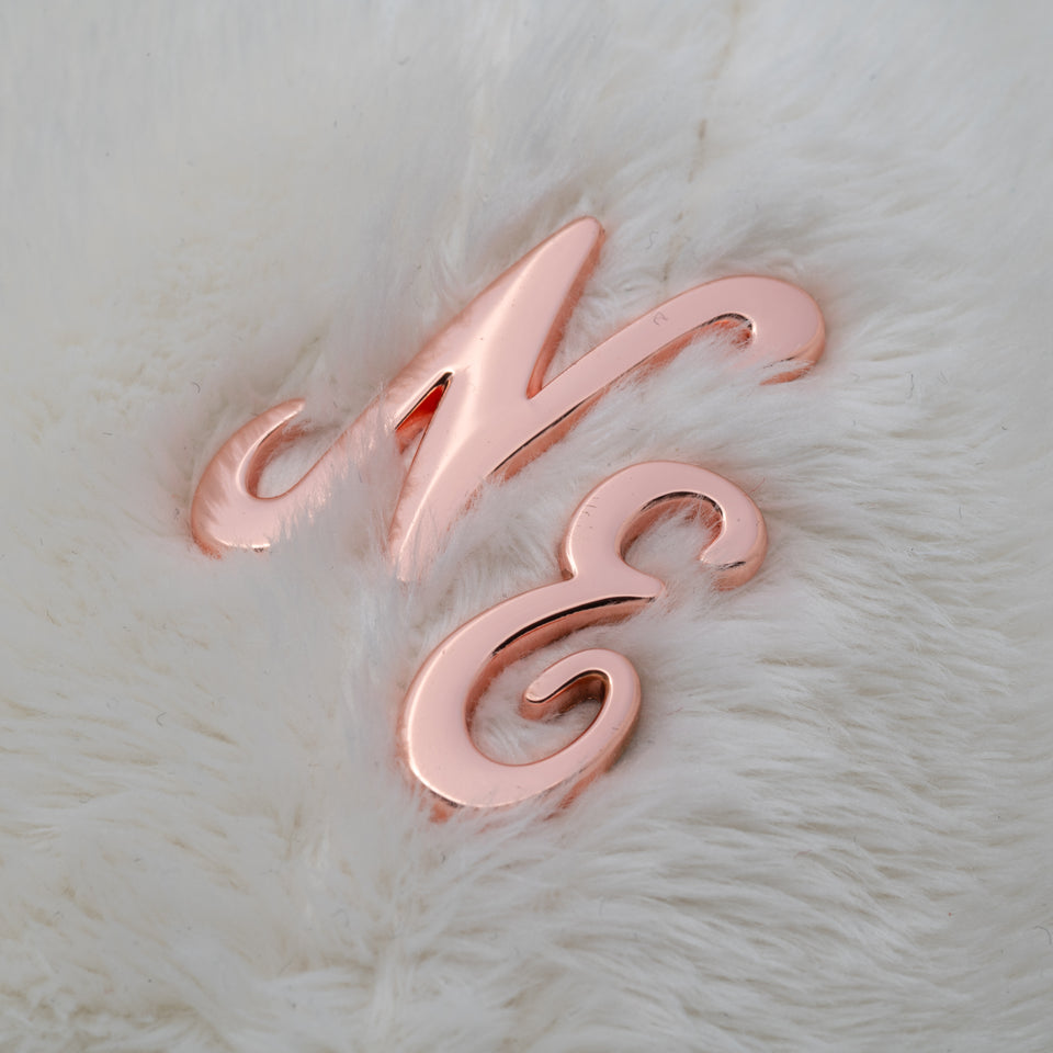 9TWENTY Micro Fur Mini Metal Logo クラシックロゴ ピンクゴールド アイボリー | NEW ERA ニューエラ公式オンラインストア
