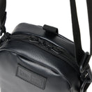 ショルダーポーチ 1.7L シンセティックレザー ブラック - 14655338 - OSFM | NEW ERA ニューエラ公式オンラインストア