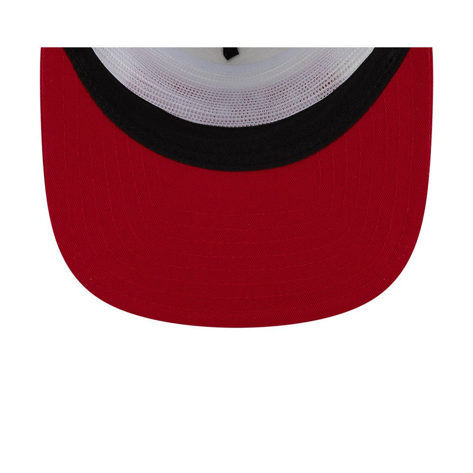 19TWENTY トラッカー NETFLIX STRANGER THINGS ストレンジャー・シングス ホワイト/スカーレット/ブルー - 14867818-OSFM | NEW ERA ニューエラ公式オンラインストア