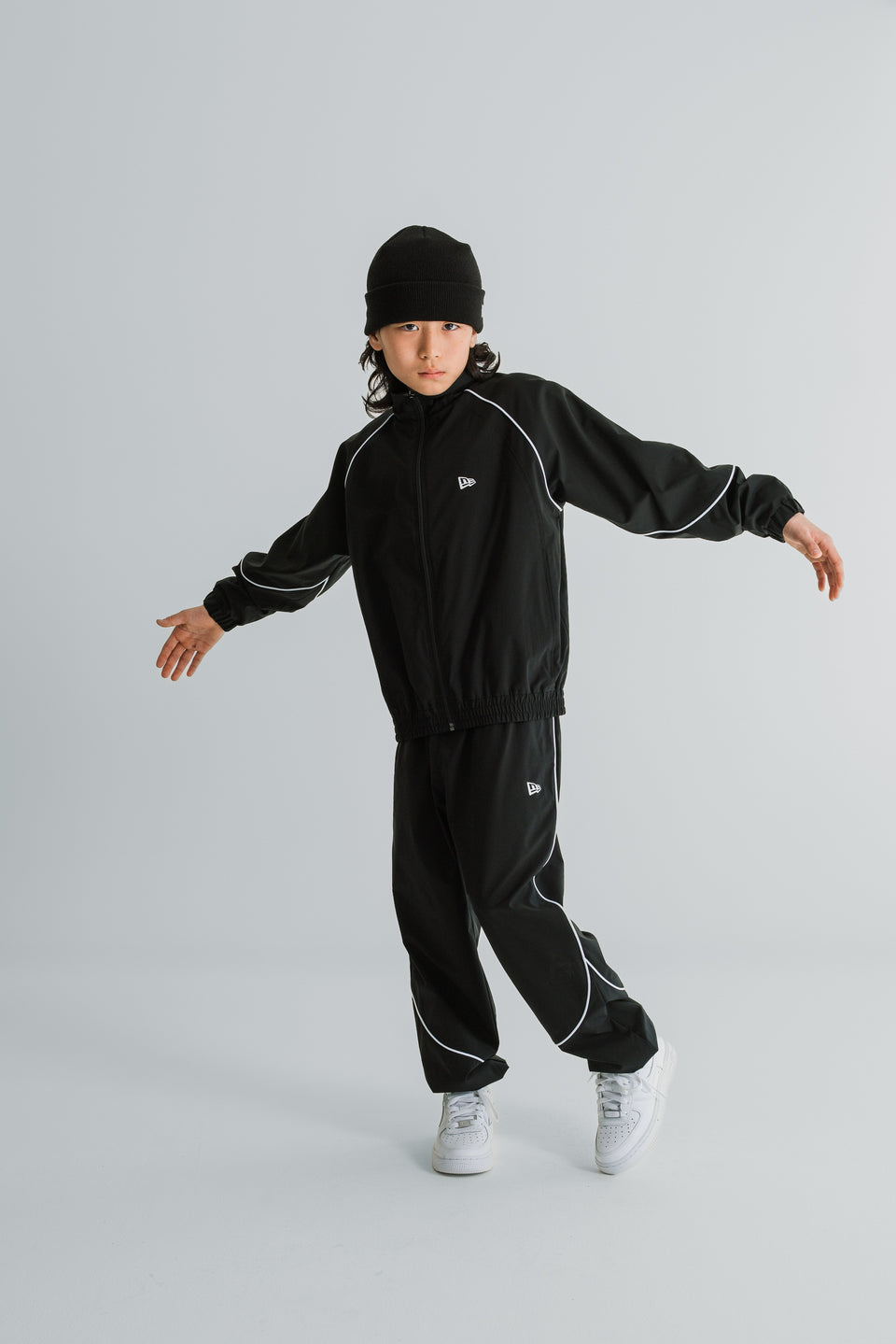 キッズ Youth オーバーサイズド パイピング パンツ ブラック | パフォーマンスアパレル