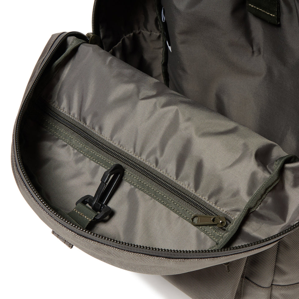 ライトパック 27L オリーブ - 14655354 - OSFM | NEW ERA ニューエラ公式オンラインストア