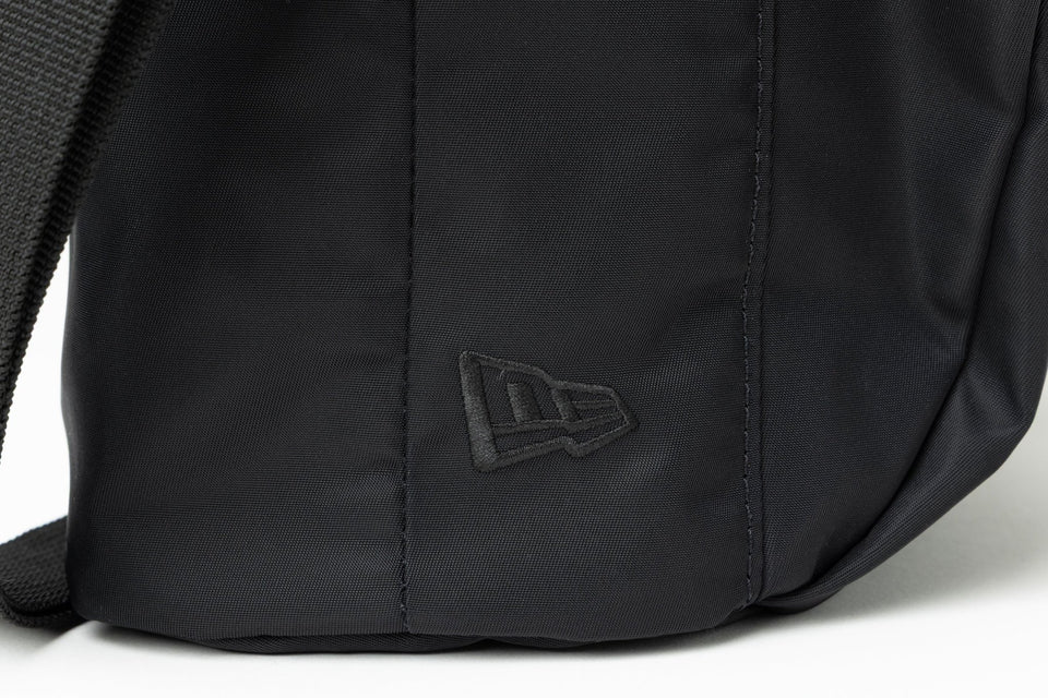 2WAY ドローストリング ポーチ 3L Y's FW25 ナイロンツイル ブラック - 14731703 - OSFM | NEW ERA ニューエラ公式オンラインストア