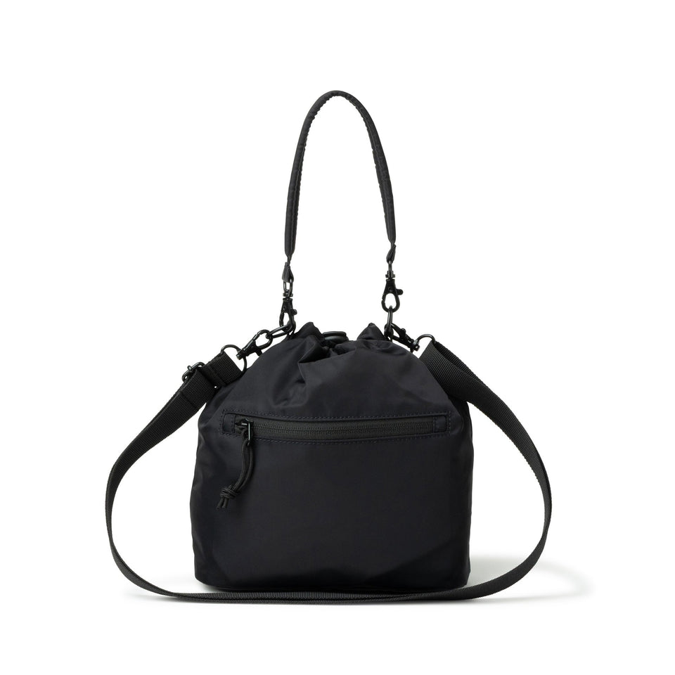 2WAY ドローストリング ポーチ 3L Y's FW25 ナイロンツイル ブラック - 14731703 - OSFM | NEW ERA ニューエラ公式オンラインストア