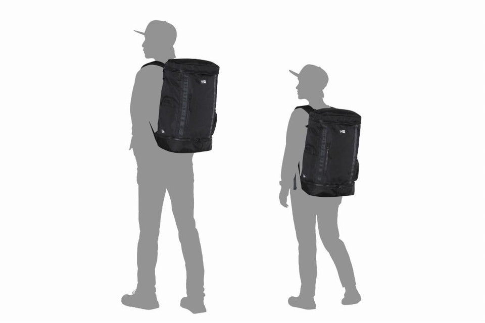 ボックスパック 32L プリントロゴ ブラック × ホワイト