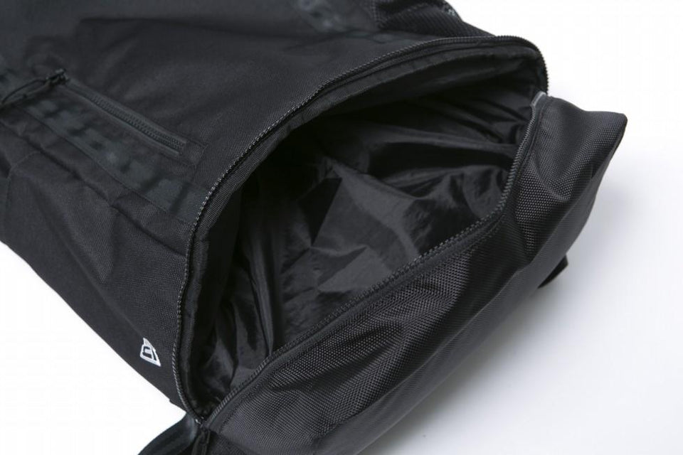 ボックスパック 32L プリントロゴ ブラック × ホワイト