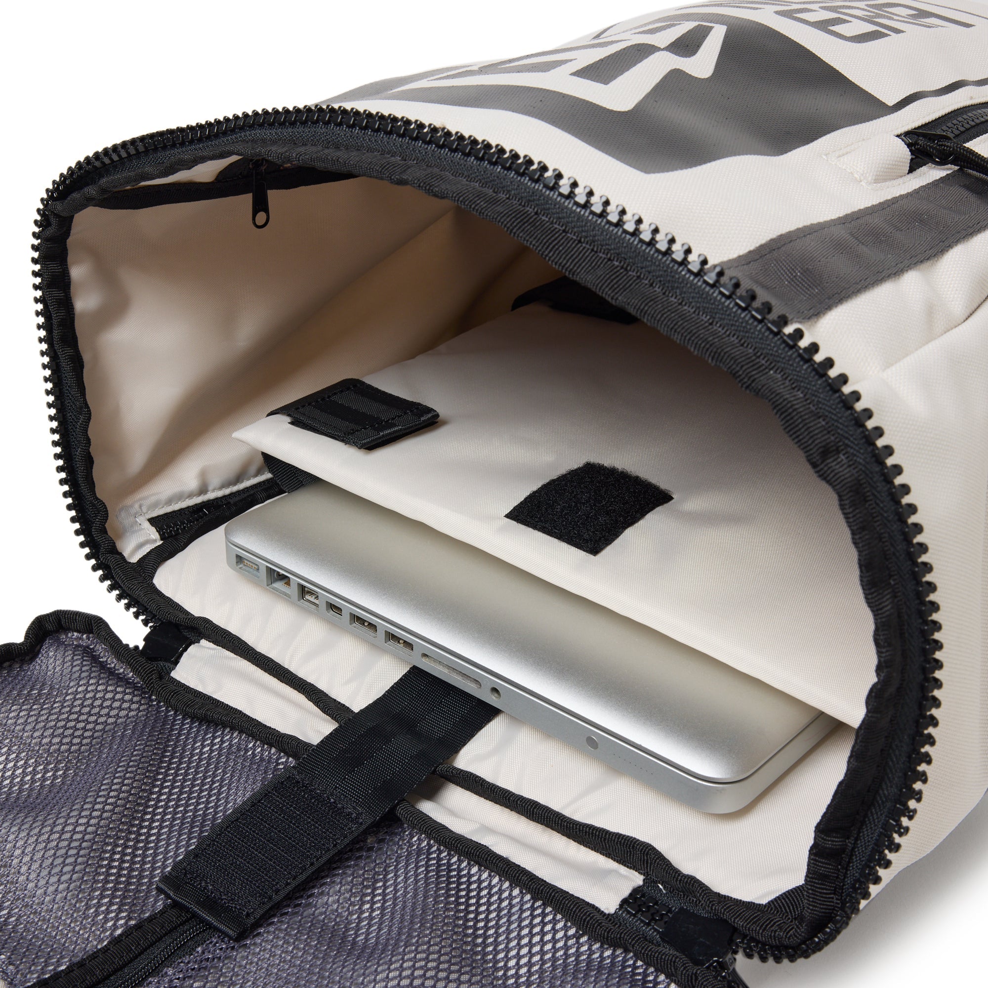 ボックスパック 32L ボックスロゴ ストーン 9