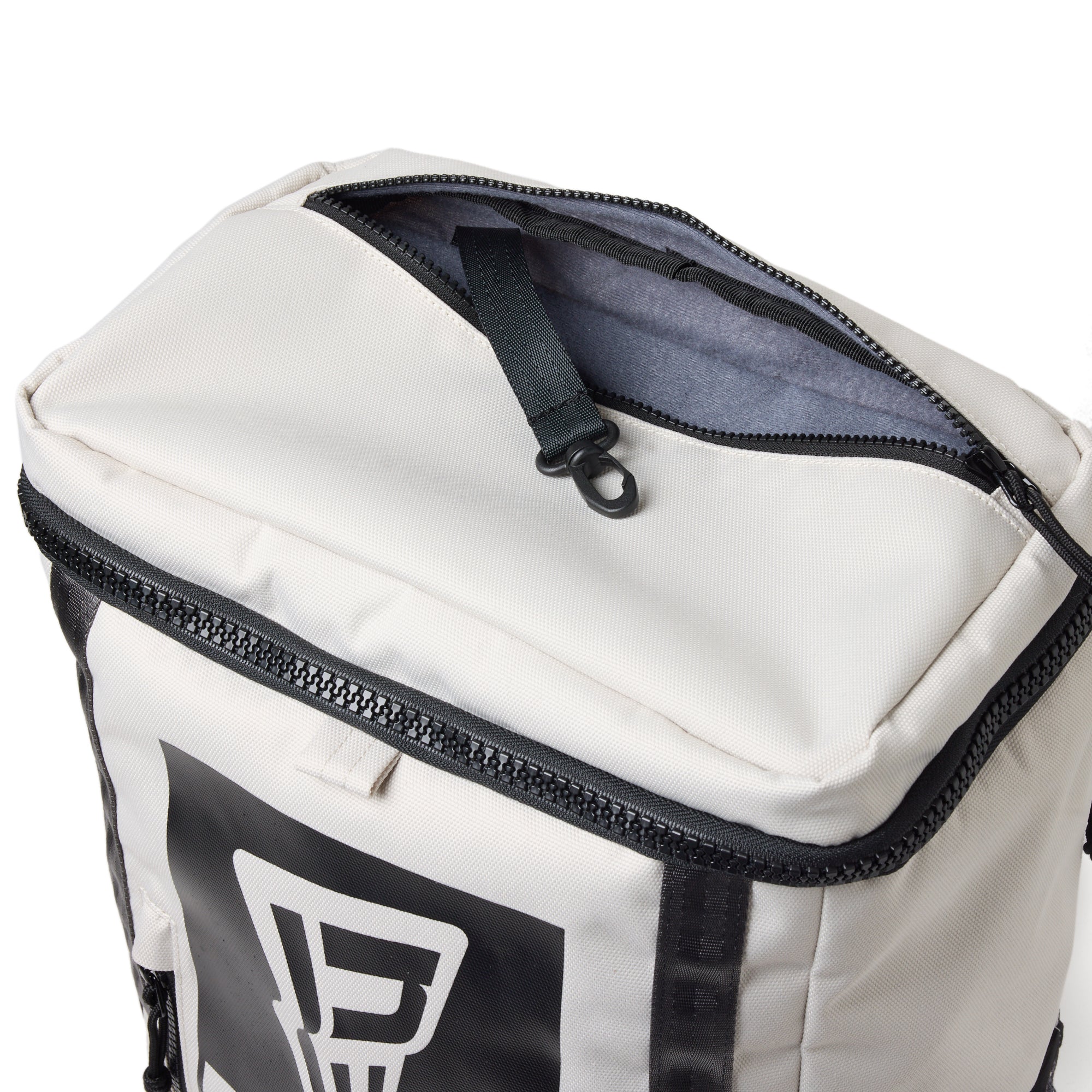 ボックスパック 32L ボックスロゴ ストーン 6