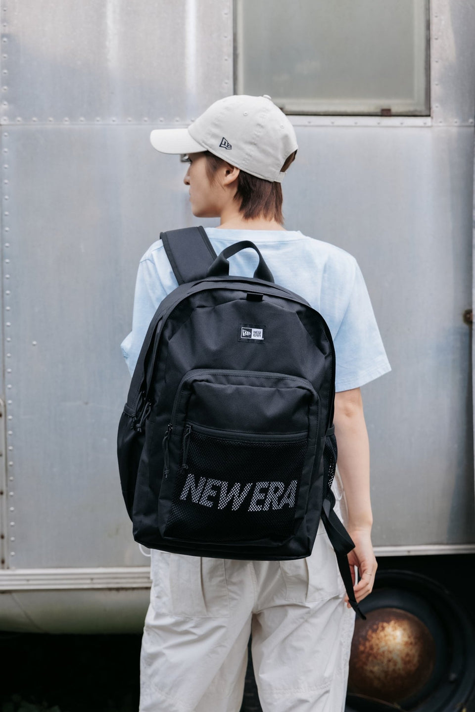 キャンパスパック 35L プリントロゴ ブラック × ホワイト - 13517772 - OSFM | NEW ERA ニューエラ公式オンラインストア