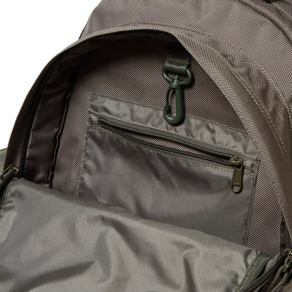 キャリアパック 35L オリーブ - 14655362 - OSFM | NEW ERA ニューエラ公式オンラインストア
