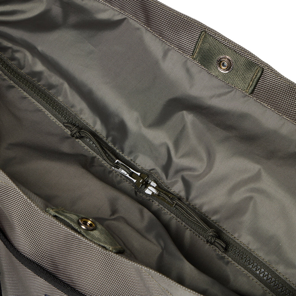 ジムトートバッグ 37L オリーブ - 14655355 - OSFM | NEW ERA ニューエラ公式オンラインストア
