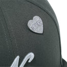 59FIFTY 59FIFTY DAY Memorial Collection クラシックロゴ ピンズ ダークピューター - 14669277 - 700 | NEW ERA ニューエラ公式オンラインストア